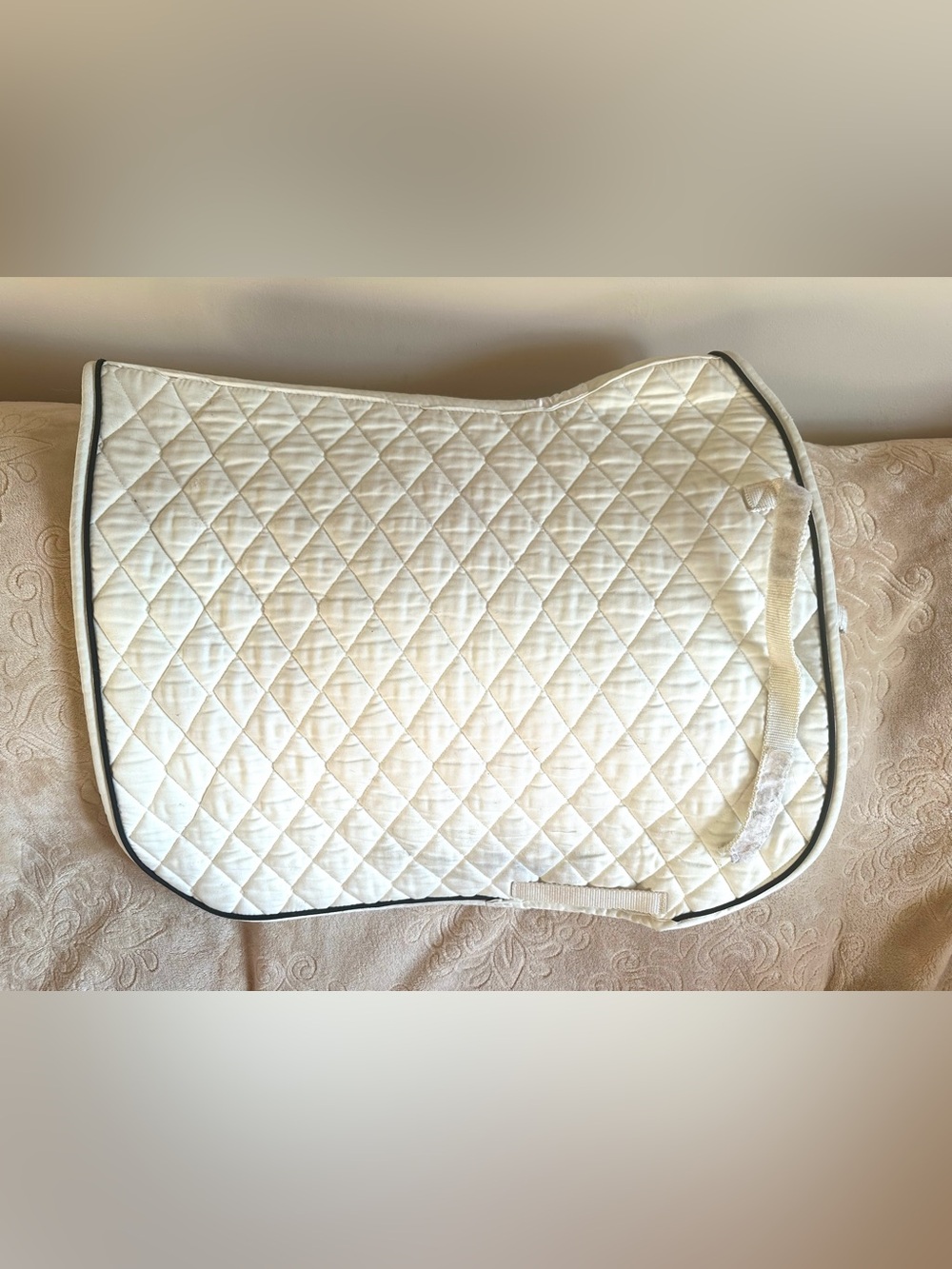 Dressage Saddle Pad  White Large 24” L X 20” Deep Pre-owned EUC